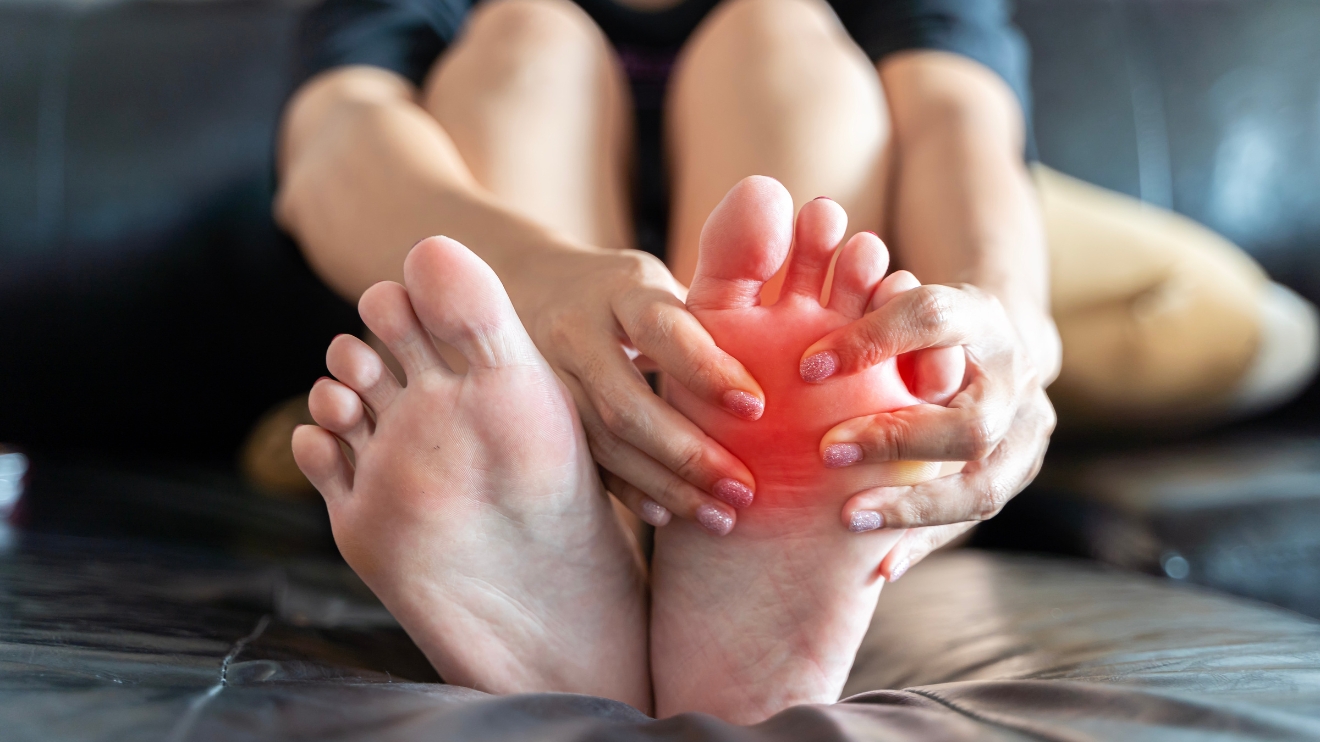 Tự kiểm tra dấu hiệu gout tại nhà trước khi quá muộn