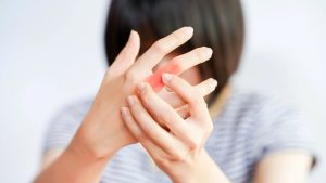 Tự kiểm tra dấu hiệu gout tại nhà trước khi quá muộn