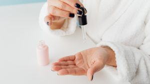 sai lầm skincare buổi sáng