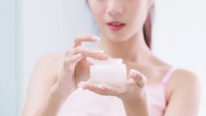 sai lầm skincare buổi sáng
